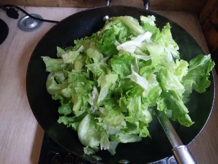 炝拌生菜步骤6