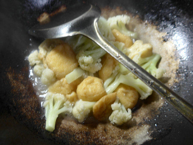 油豆腐炒花菜步骤6