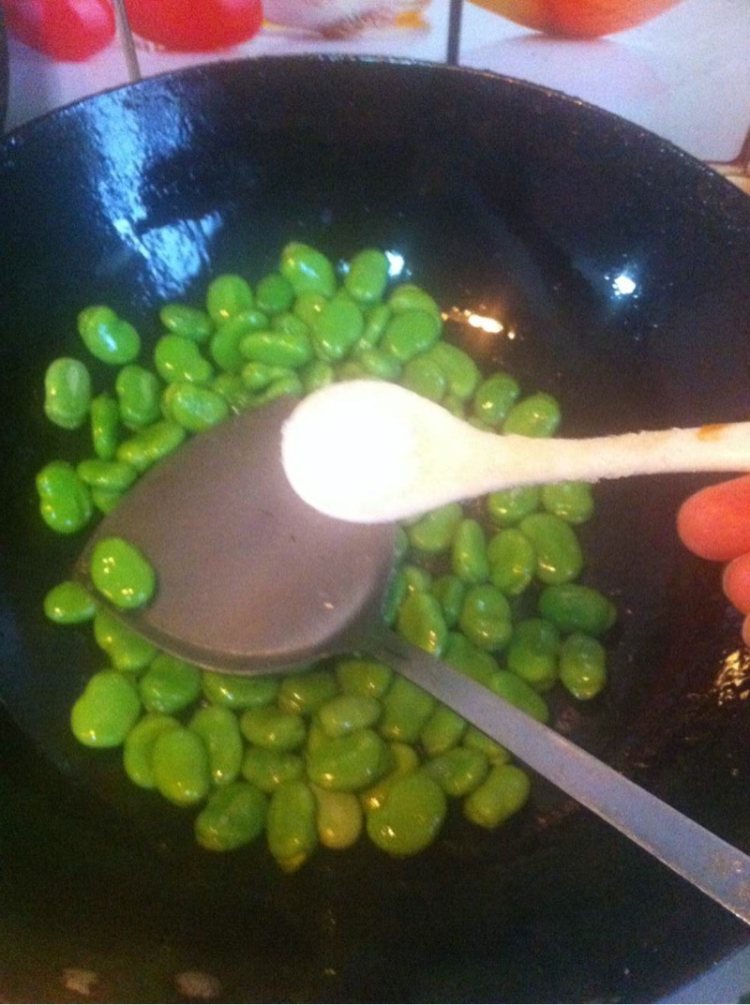 葱香蚕豆步骤5