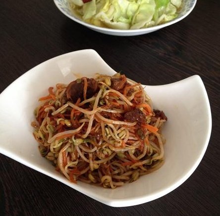 炸酱拌胡萝卜豆芽菜步骤5