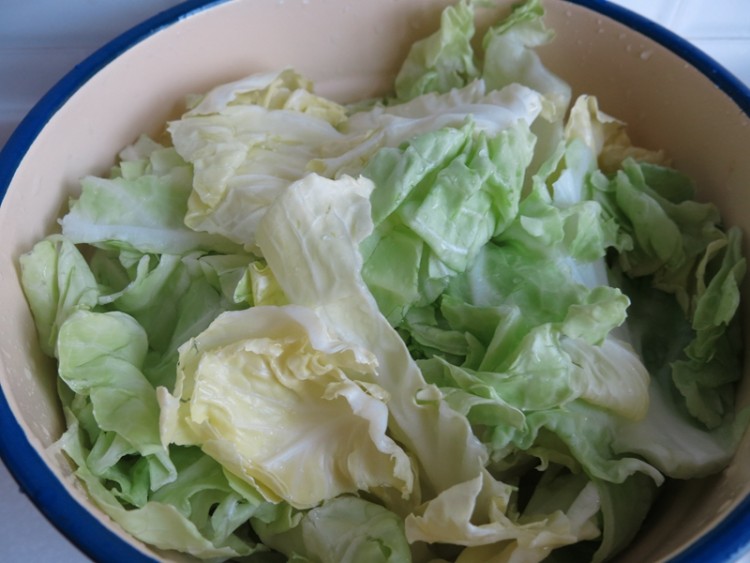 炝炒圆白菜步骤3