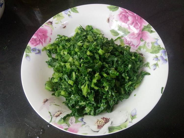 莴笋叶香菇鸡蛋水饺步骤3