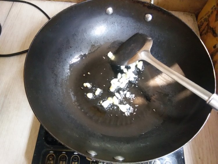 凉拌木耳豆腐丝步骤5