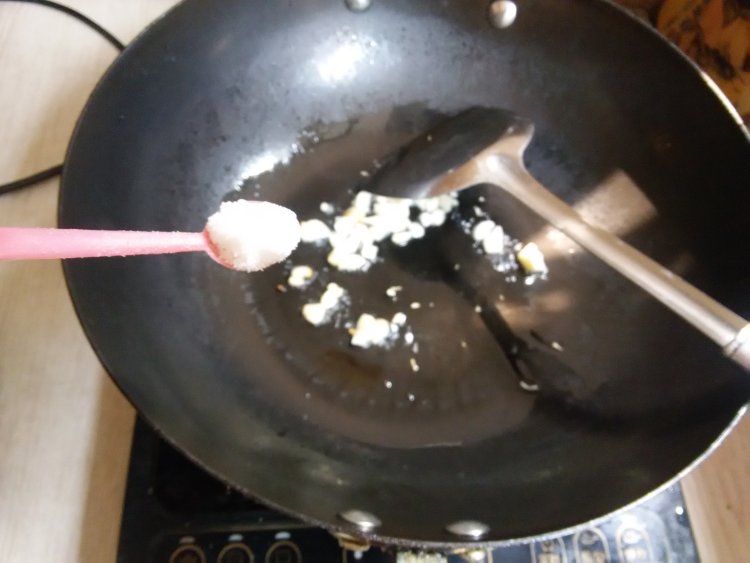 凉拌木耳豆腐丝步骤6