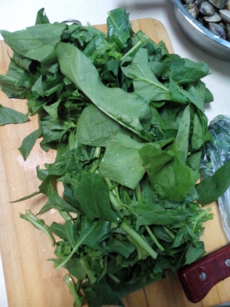 菠菜拌毛蛤蜊步骤3