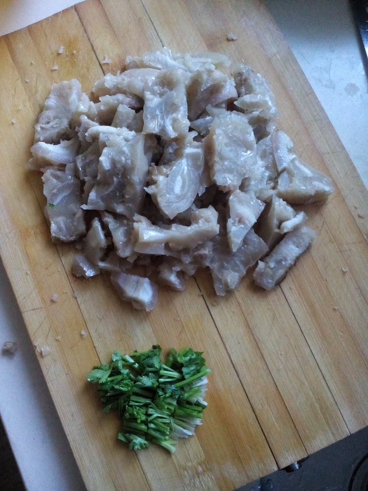 凉拌肉皮冻步骤1