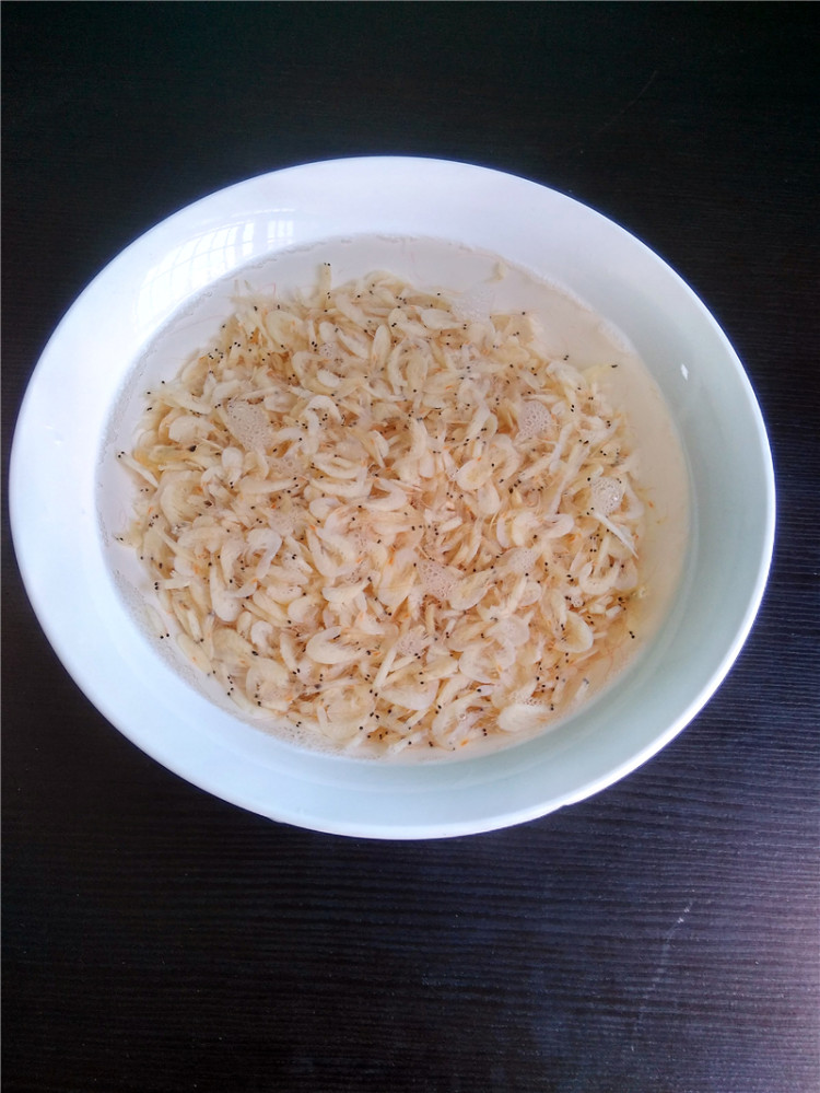 凉拌虾皮步骤2