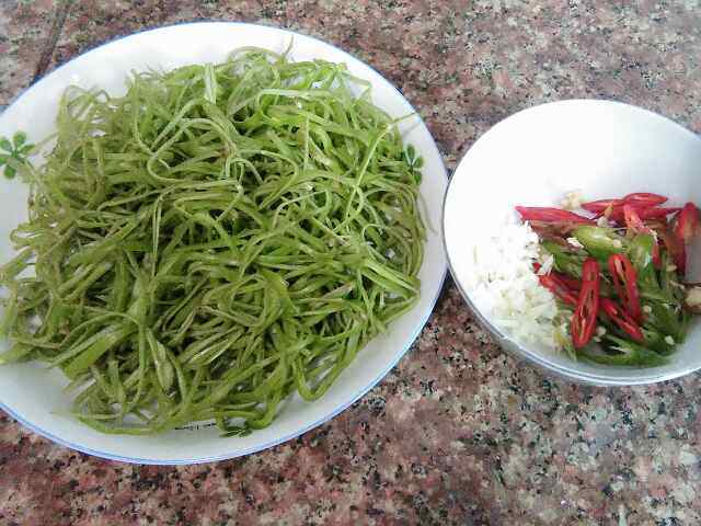 凉拌空心菜丝步骤5