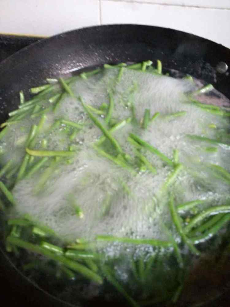 凉拌麻辣豇豆步骤3