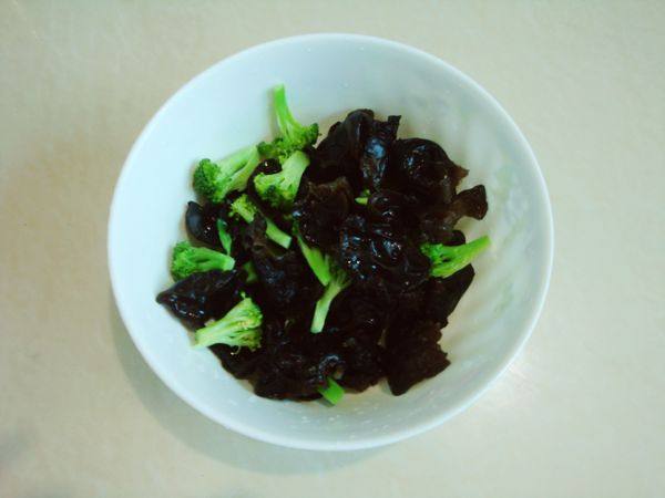 凉拌青花黑木耳步骤4