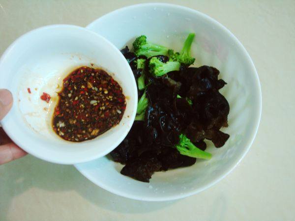 凉拌青花黑木耳步骤9