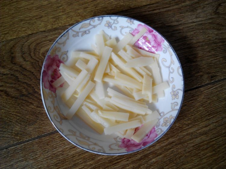 凉拌竹笋黄瓜步骤2
