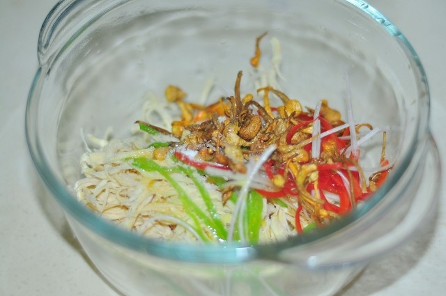 虫草花荷兰豆拌鸡丝步骤4