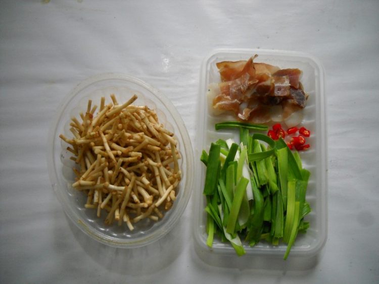 腊肉鱼腥草步骤2