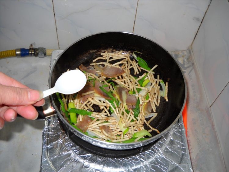 腊肉鱼腥草步骤6