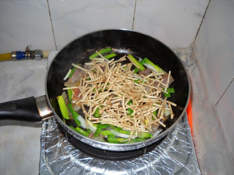 腊肉鱼腥草步骤5
