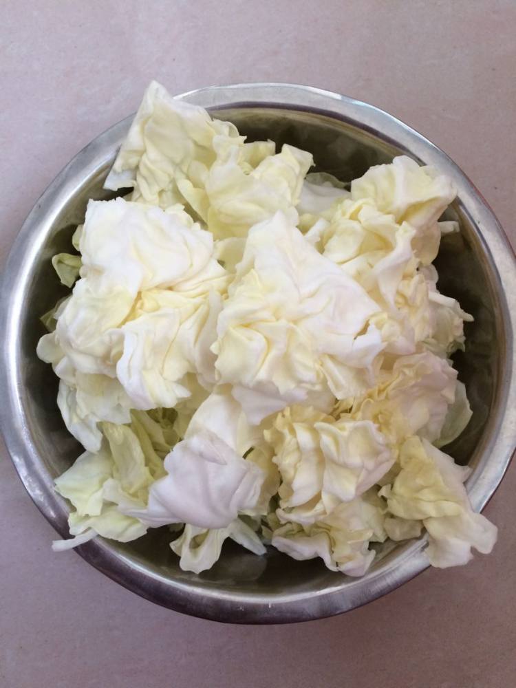 辣拌包菜#新鲜从这里步骤1