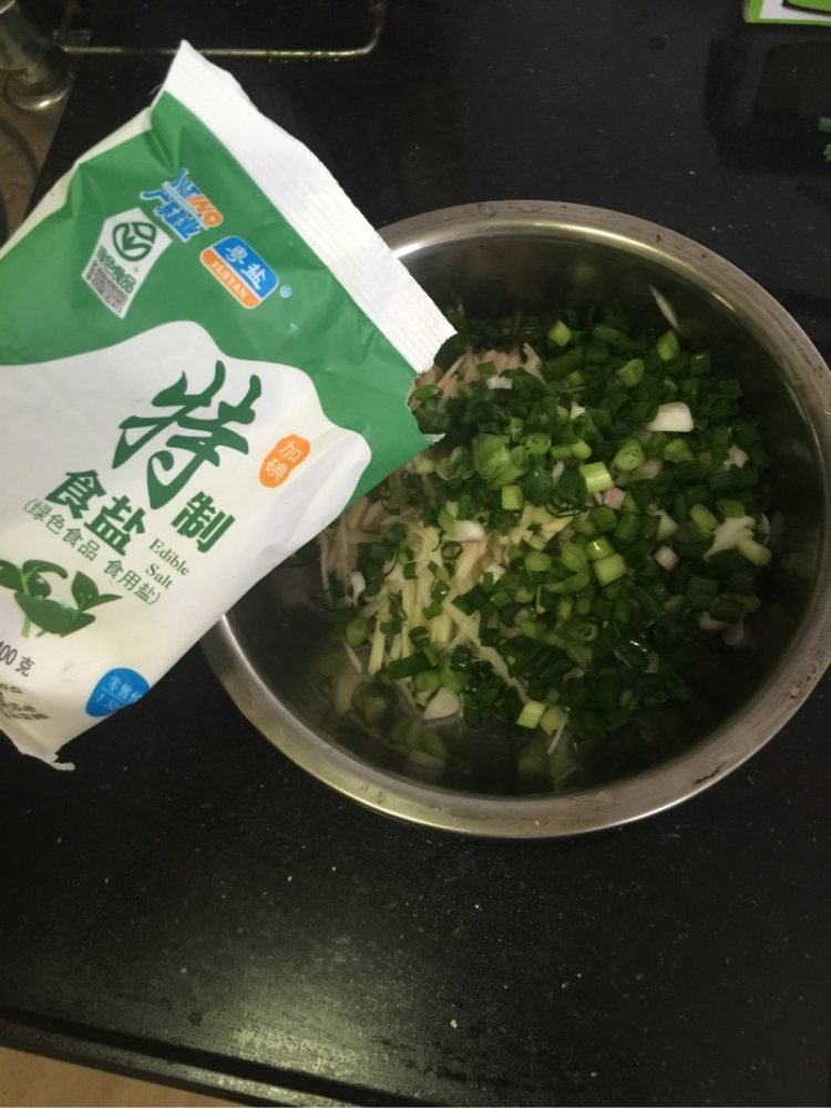 凉拌仔姜丝步骤4