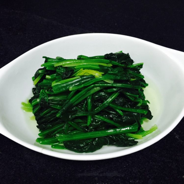 姜蒜香汁菠菜步骤6