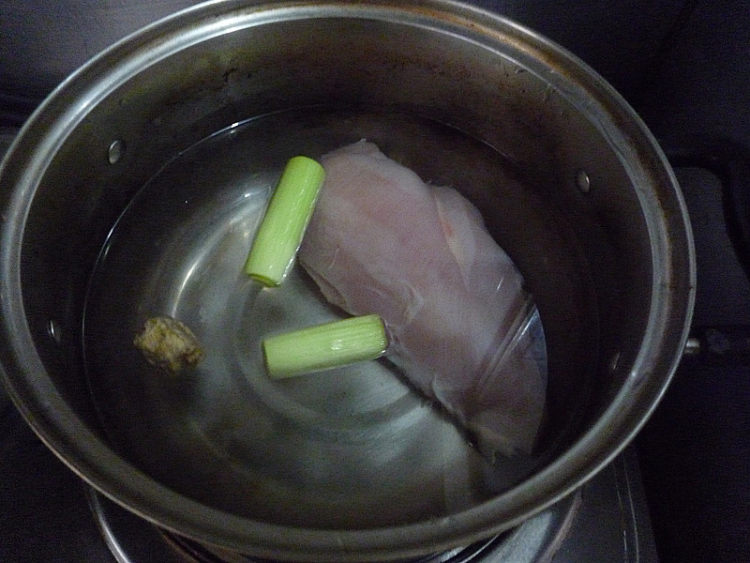 金针菇拌鸡丝步骤5