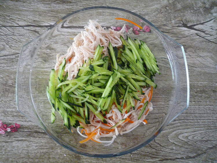 金针菇拌鸡丝步骤8