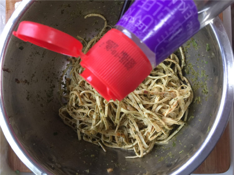 香椿拌豆腐皮步骤5