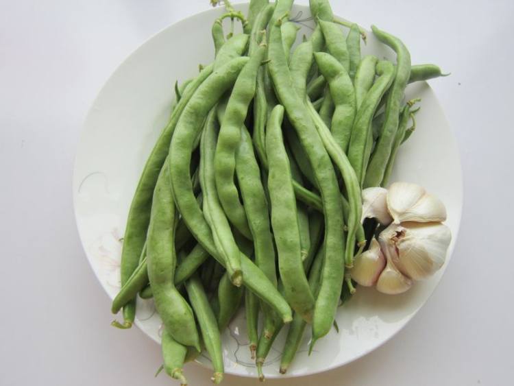 凉拌四季豆步骤1