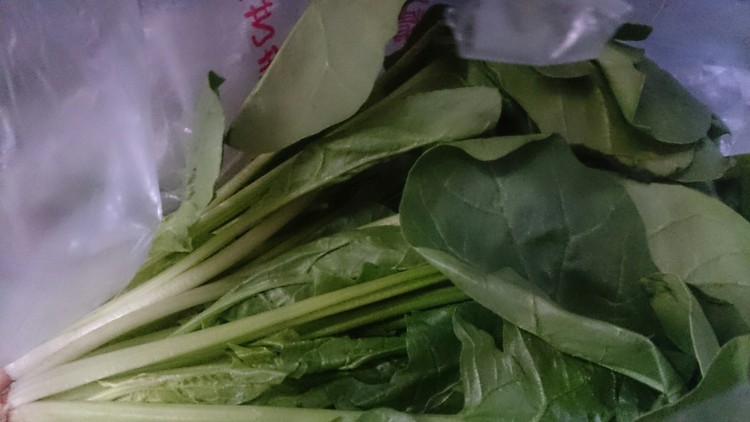 炝拌菠菜步骤1