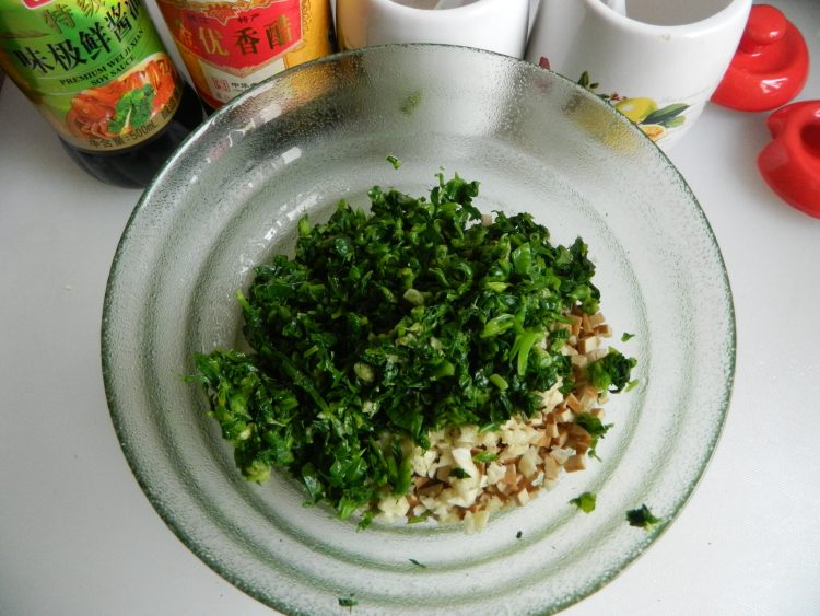 豌豆苗拌香干步骤4