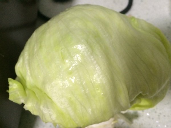 凉拌卷心生菜#多效护步骤1