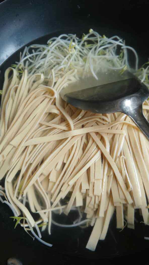 银芽豆腐丝步骤3