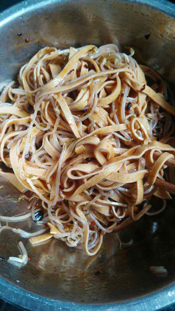 银芽豆腐丝步骤7