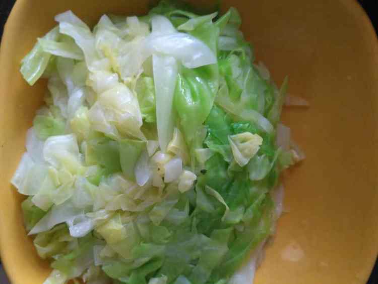 美味炝拌包菜#多效护步骤2