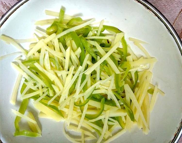 青椒拌土豆丝步骤5