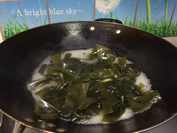 凉拌海带结步骤5