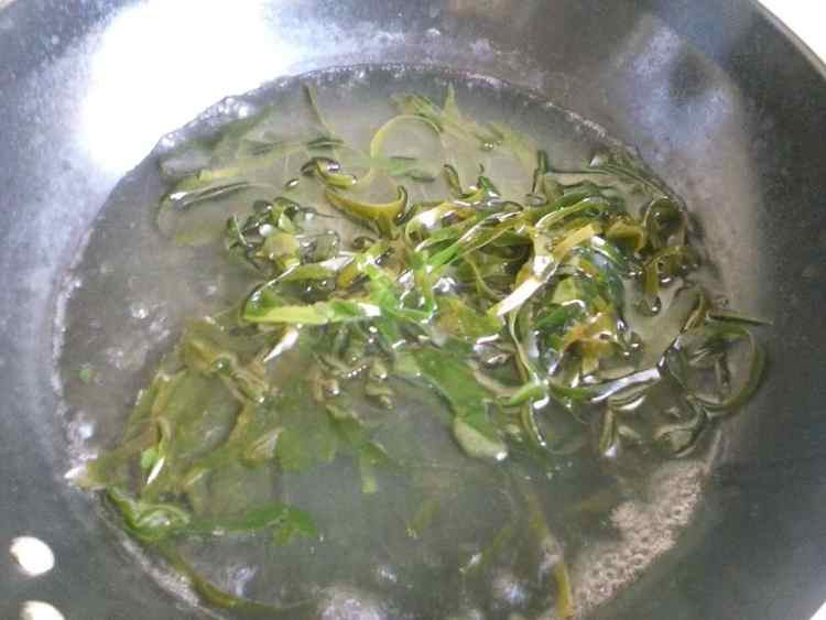 凉拌海带黄豆茼蒿杆步骤4