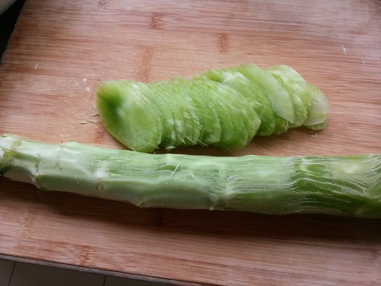 芝麻酱拌莴苣步骤3