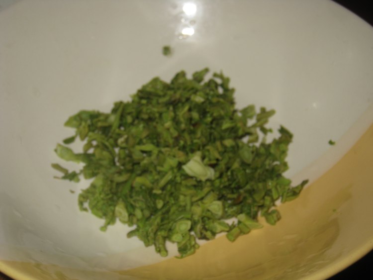 香椿拌豆干步骤1