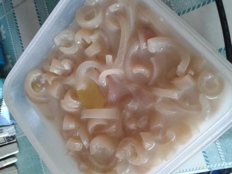 凉盘皮冻步骤7