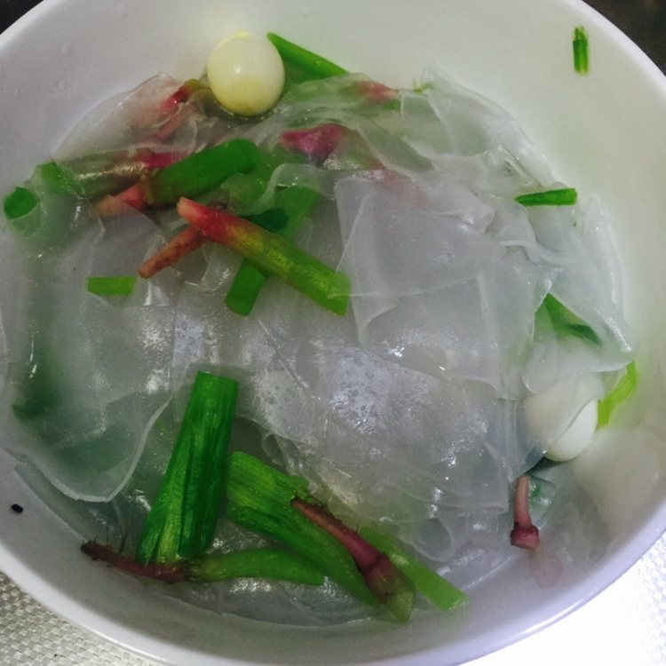 凉拌菠菜根粉皮步骤7