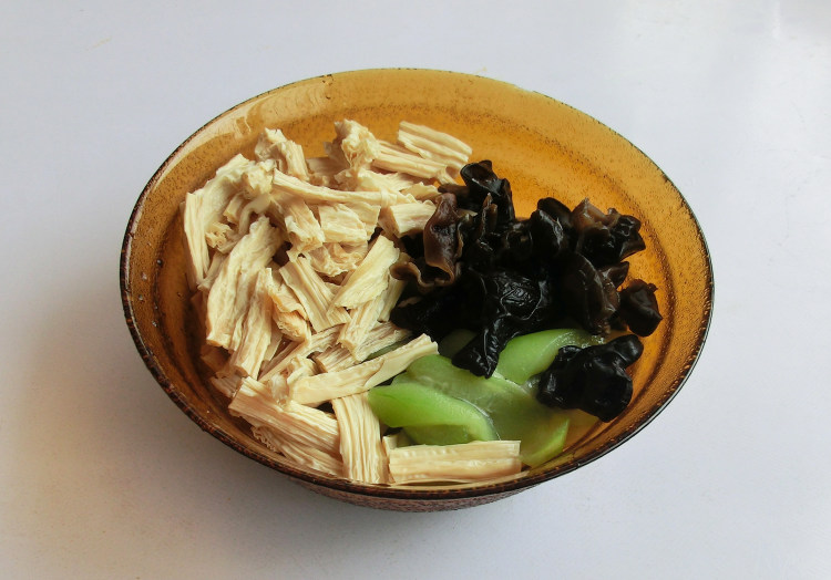 麻酱腐竹丝瓜步骤9