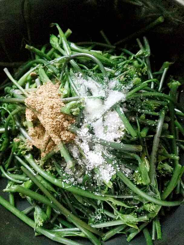凉拌沙参苔步骤8