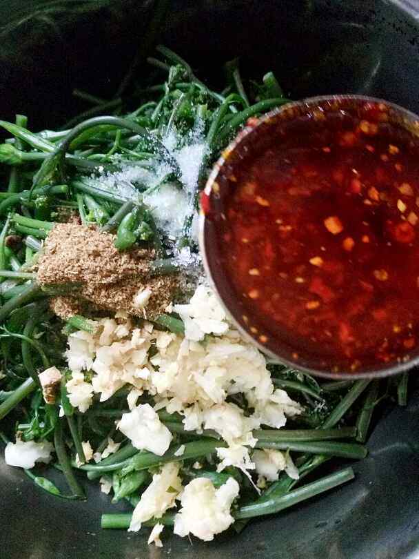 凉拌沙参苔步骤9