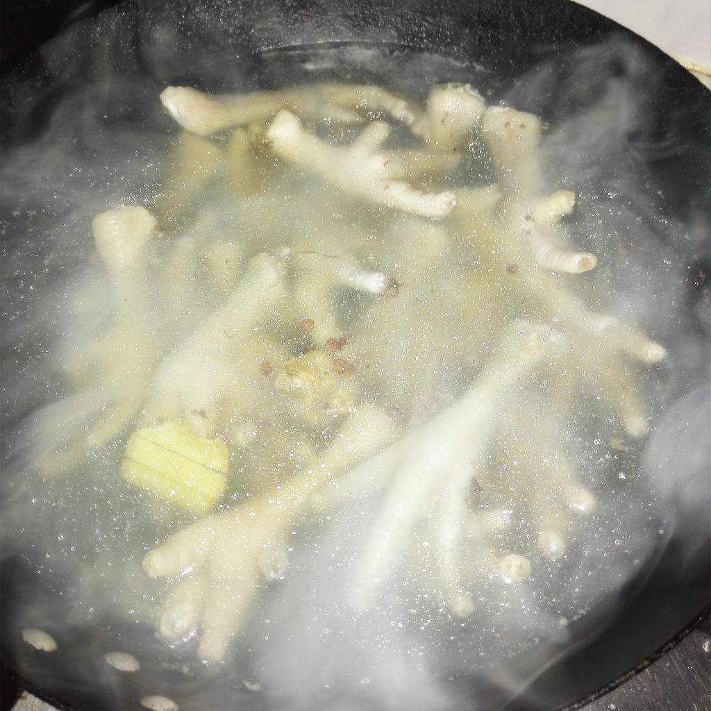 泡椒鸡爪步骤2