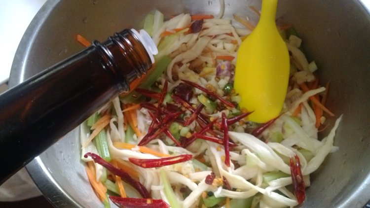 温拌鸡腿菇丝步骤8