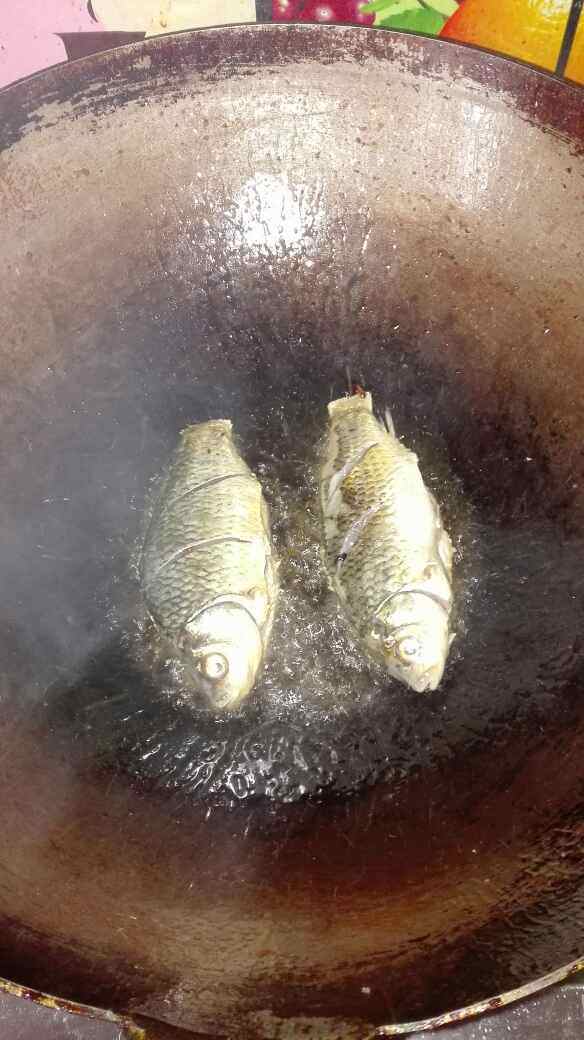 霸王鲫鱼步骤2