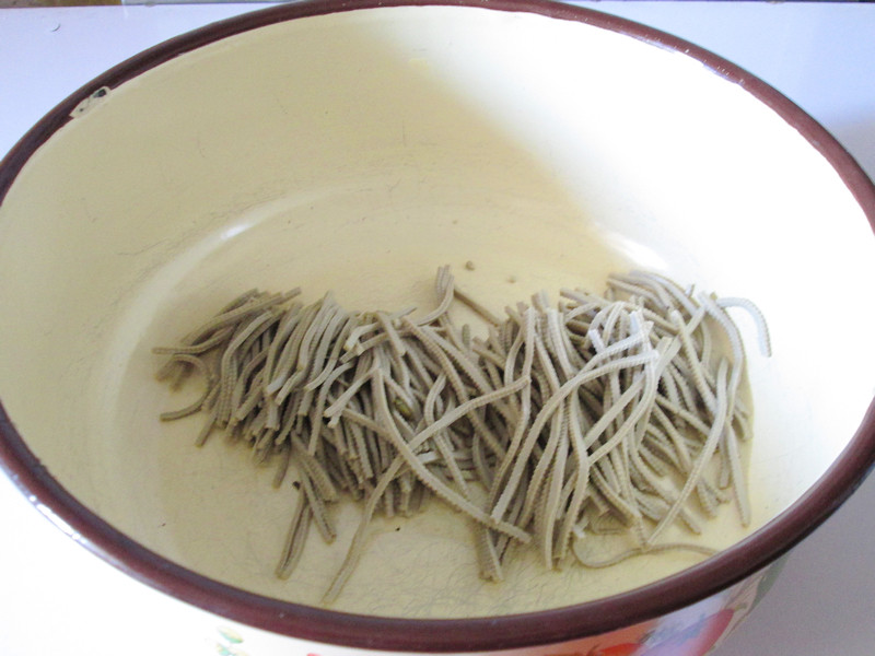 香椿苗拌豆腐丝步骤5