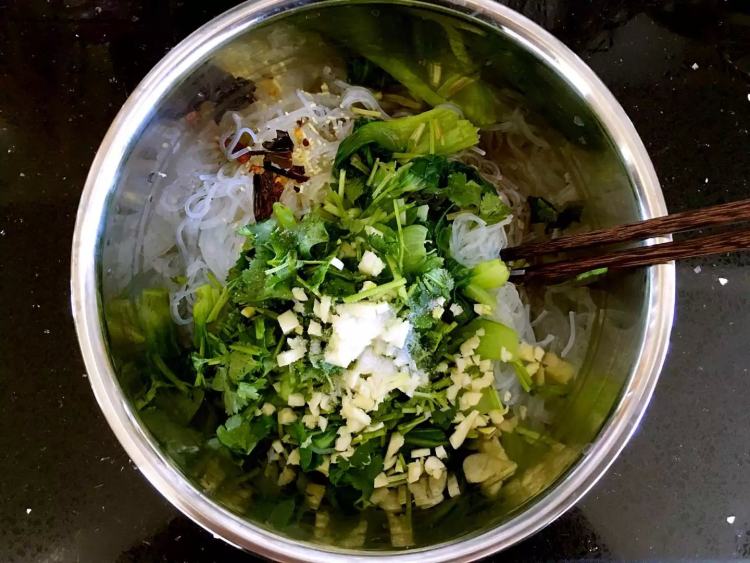 椒油粉丝油菜步骤4