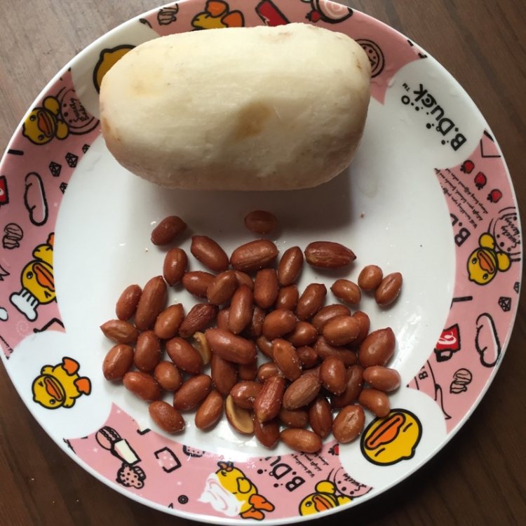 凉拌花生莲藕片步骤1