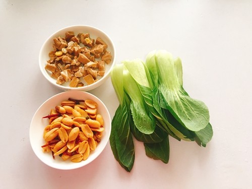 花生豆干拌油菜步骤1